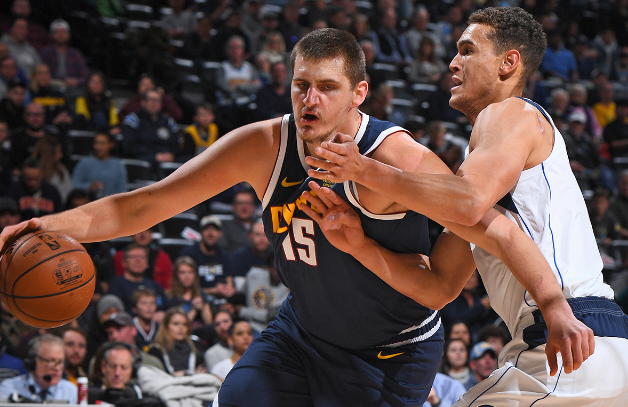 击败了强劲 击败了强劲